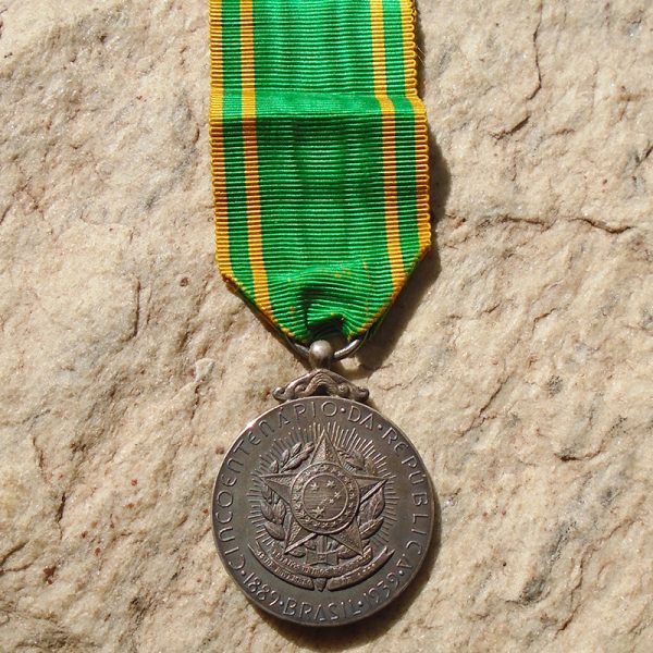 K264 – Medalha de 50 Anos da República do Brasil (Sesquicentenário da República) - Toda em Prata