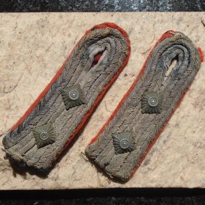NW2943 – Par de Shoulder Boards de um Hauptmann de Artilharia do Exército