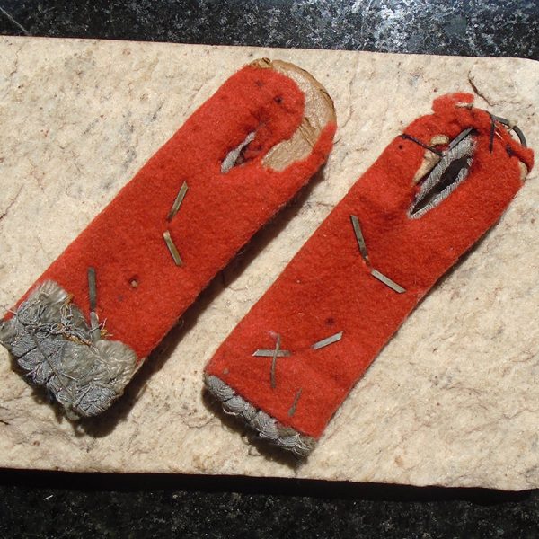 NW2943 – Par de Shoulder Boards de um Hauptmann de Artilharia do Exército - Imagem 4