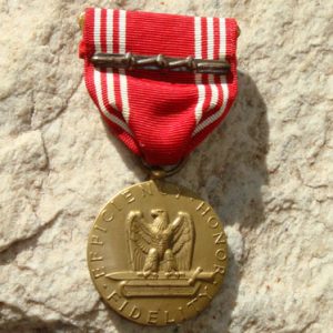 NW2790 - Medalha Americana de Boa Conduta do Exército com Spange com 3 Nós da 2ª Guerra
