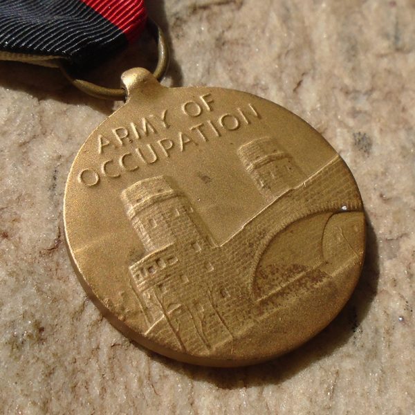 NW3881 – Medalha Americana de Ocupação da 2ª Guerra - Imagem 2