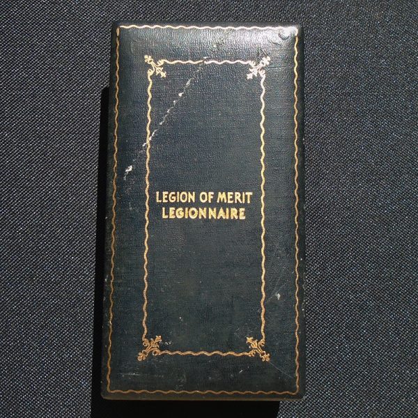 NW4324 – Medalha Americana Legião de Mérito da 2ª Guerra com Estojo - Image 8