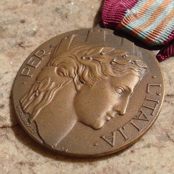 NW4412 – Medalha de Mérito do Voluntário Italiano, Tipo I para a Guerra Ítalo-Austríaca de 1915-1918 - Imagem 2