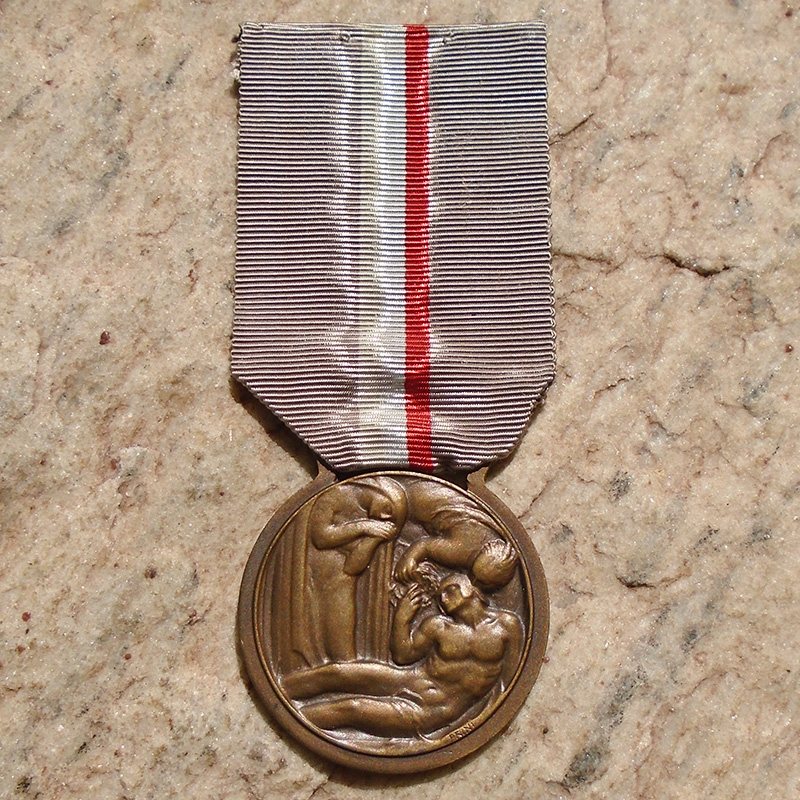 NW4413 – Medalha das Mães e Viúvas dos Italianos Caídos