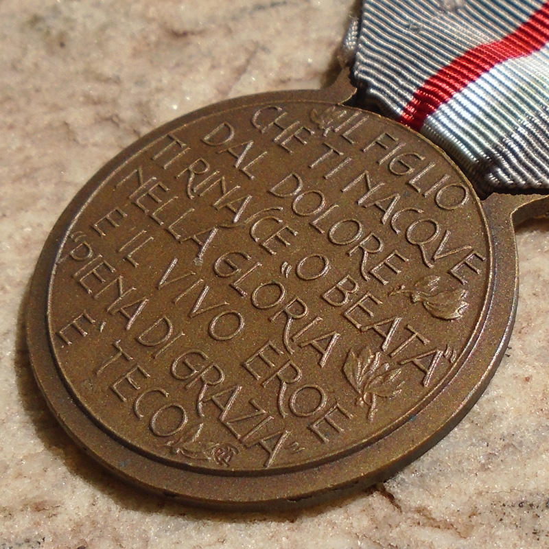 NW4413 – Medalha das Mães e Viúvas dos Italianos Caídos - Imagem 5