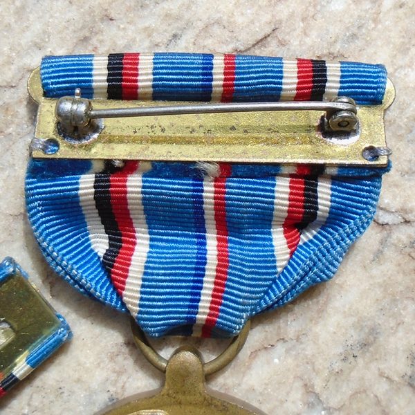 NW4636 – Medalha da Campanha Americana da 2ª Guerra (Slot Brooch) - Imagem 5