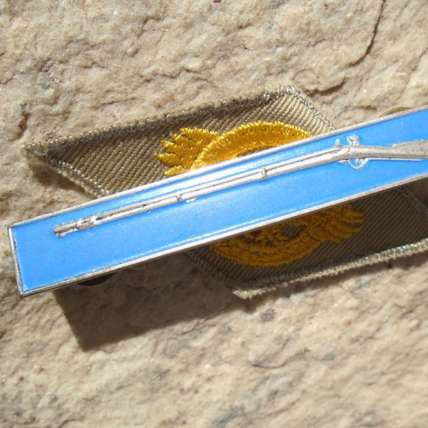 NW4554 – Badge Americano de Especialista de Infantaria (EIB) da 2ª Guerra - “Sterling” - Imagem 2