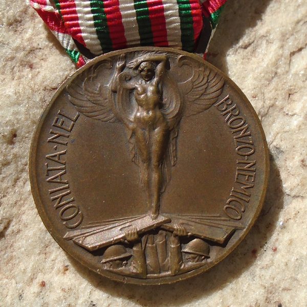 NW4911 – Medalha de Honra para Voluntários da Guerra Italiana-Hungara de 1915-1918 - Image 2