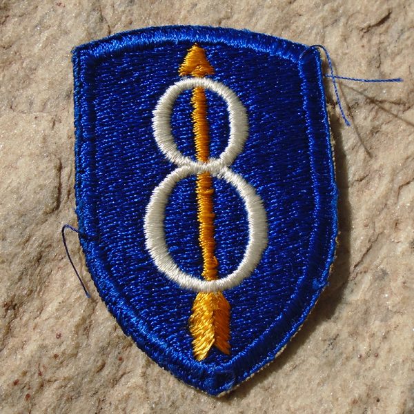 NW4747– Patch Americano da 8ª Divisão de Infantaria – “Divisão da Flecha Dourada”