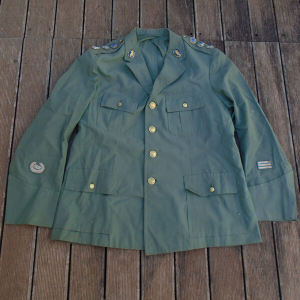 NW5002 – 3° Uniforme de Oficial Brasileiro (Coronel de Intendência Veterano FEB) – Anos 40/50