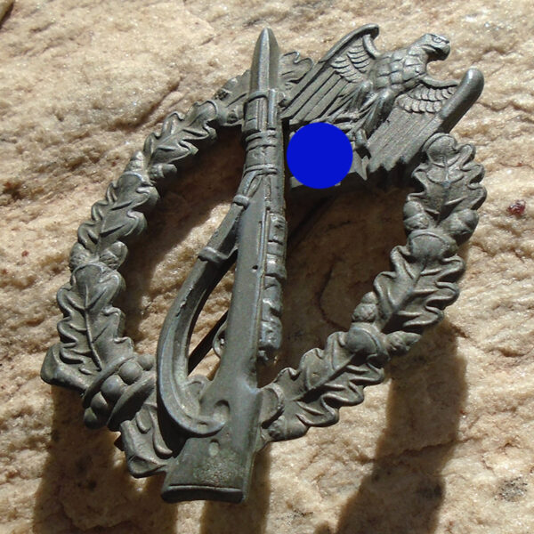 K657 – Badge de Assalto de Infantaria Motorizada em Bronze - "E. Ferdinand Wiedmann" - Imagem 3