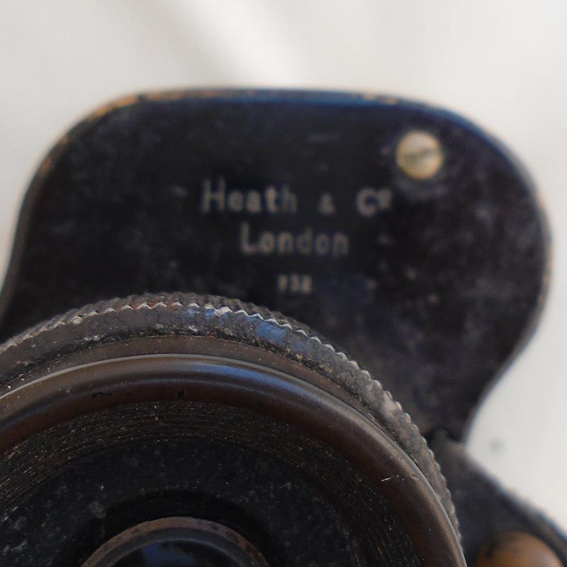 K736 – Binóculos Inglês Hezzanith 8x24 – “Heath & Co London” - Anos 40 - Imagem 5