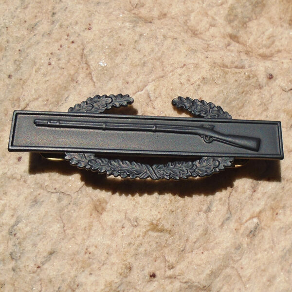 K739 – Badge Americano de Experiência de Infantaria de 1° Nível da Guerra do Vietnã