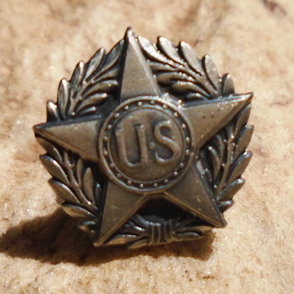 K742 – Pin Americano de Dispensa por Ferimento em Prata na I Guerra Mundial - Imagem 2