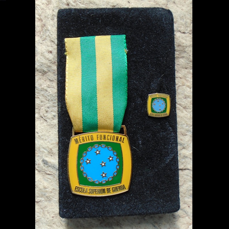 K734 – Medalha da Escola Superior de Guerra do Brasil