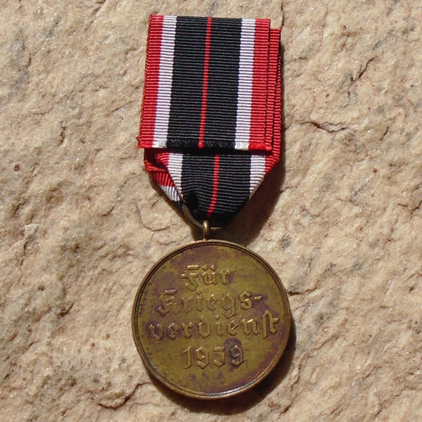 NW5020 – Medalha de Mérito de Guerra - Image 4