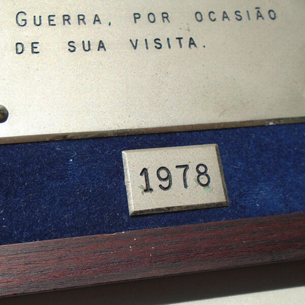 K748 – Placa Emoldurada "AGRADECIMENTOS DA ESG, POR OCASIÃO DA SUA VISITA" 1978 - Image 4