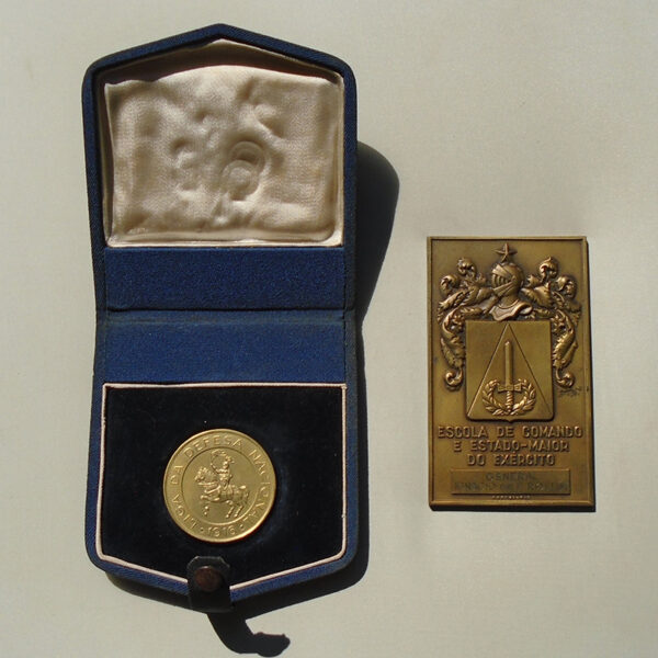 K752 – Placa "ESTADO DE COMANDO MAIOR EXÉRCITO" (Randal) e Medalhão no Estojo Nominais ao General Ignacio de Freitas Rolim