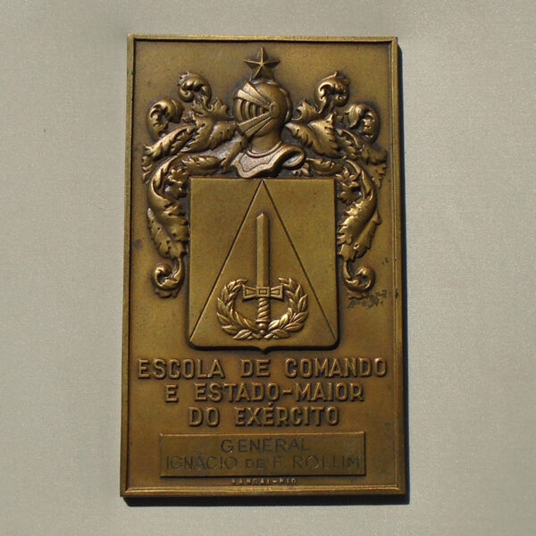 K752 – Placa "ESTADO DE COMANDO MAIOR EXÉRCITO" (Randal) e Medalhão no Estojo Nominais ao General Ignacio de Freitas Rolim - Image 2