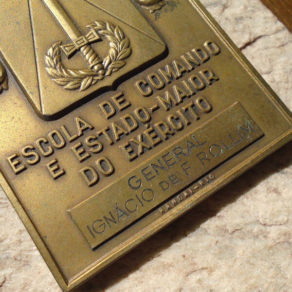 K752 – Placa "ESTADO DE COMANDO MAIOR EXÉRCITO" (Randal) e Medalhão no Estojo Nominais ao General Ignacio de Freitas Rolim - Image 3