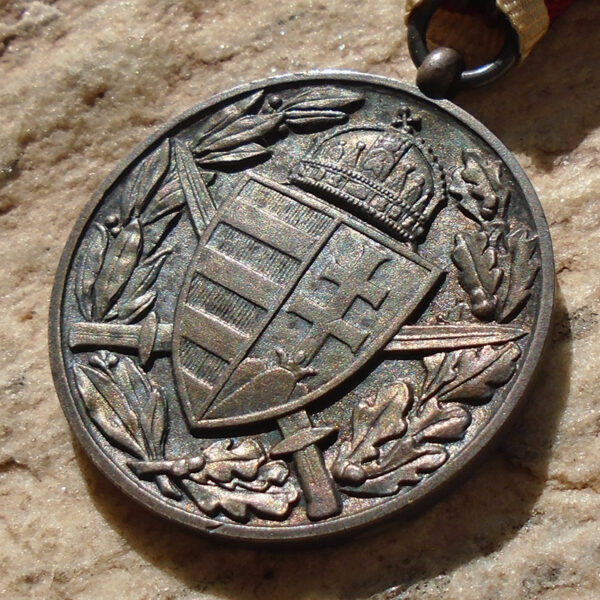 NW4147 – Medalha Comemorativa da 1ª Guerra da Hungria - Image 3
