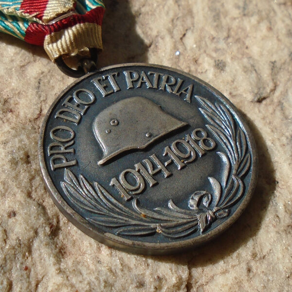 NW4147 – Medalha Comemorativa da 1ª Guerra da Hungria - Image 5