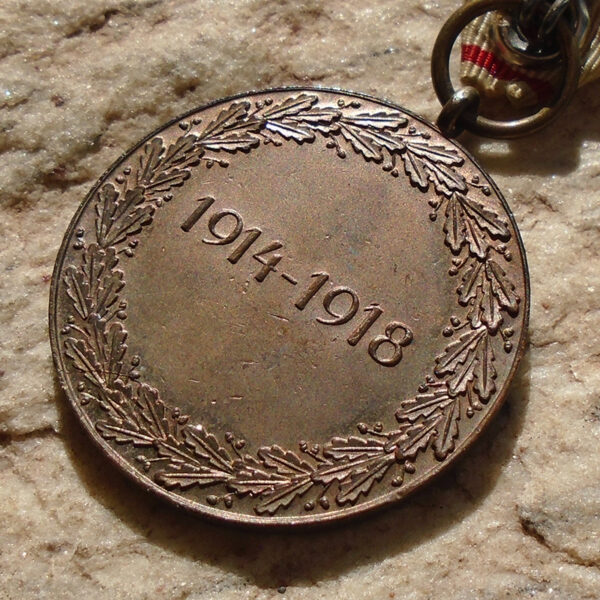 NW4570 – Medalha Comemorativa da 1ª Guerra da Áustria com Espadas - Image 6
