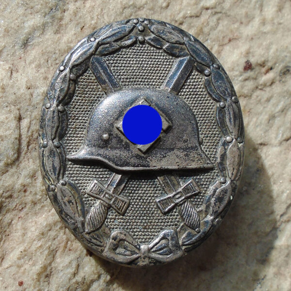 NW5037 – Badge de Ferido em Prata 1939 – 107 (“Carl Wild”)