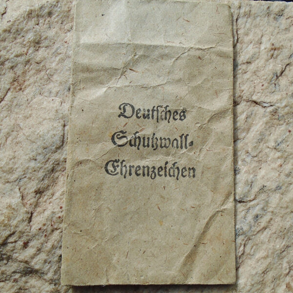 NW5068 – Medalha da Muralha do Atlântico com Envelope - Image 7