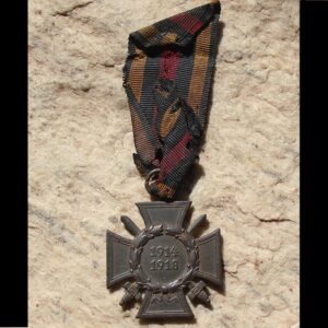 K745 - Cruz de Hindenburg com Espadas – “KMF”