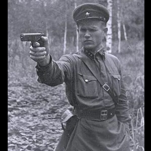 K782 – Coldre de Couro Soviético para Pistola Tokarev TT33 - Imagem 11