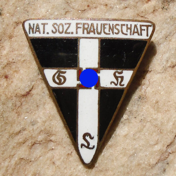 NW4816 – Badge de Membro da Organização do Nacional Socialismo Feminino (NSF) (Primeiro Modelo Pequeno)