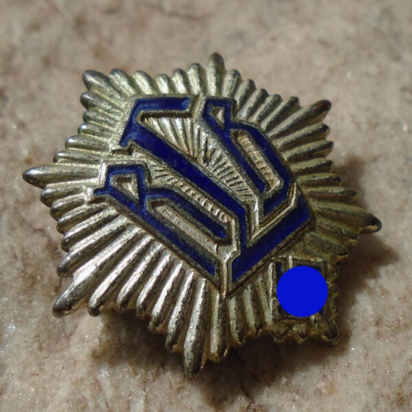 NW5079 – Badge de Membro do Reichsluftschutzbund (RLB), 1° Modelo – “Hermann Aurich” - Imagem 2