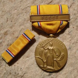 NW4634 –Medalhas de Defesa da América com Clasp “FLEET“