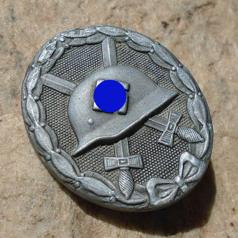 NW5077 – Badge de Ferido em Prata 1939 – 26 (“Bernhard Heinrich Mayer's Kunstprägeanstalt”) - Imagem 2