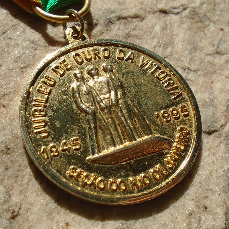 K799 – Medalha do Jubileu de Ouro da Vitória da Associação de Veteranos de Guerra - Seção Nova Iguaçu/Rio de Janeiro - Imagem 5