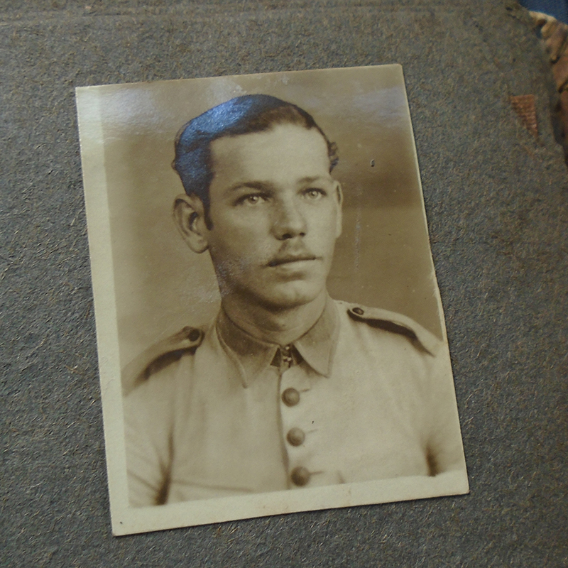 K810 – Album de Fotografias com Capa de Motivo da FEB de um Veterano do Exército Brasileiro - Imagem 7