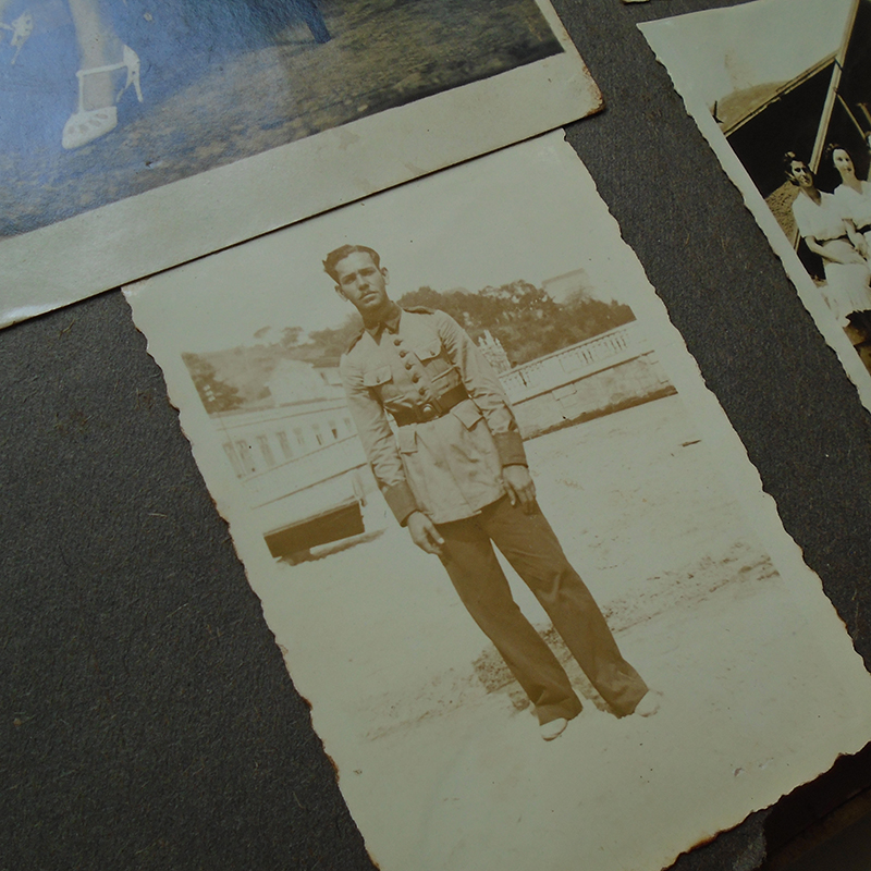 K810 – Album de Fotografias com Capa de Motivo da FEB de um Veterano do Exército Brasileiro - Imagem 9