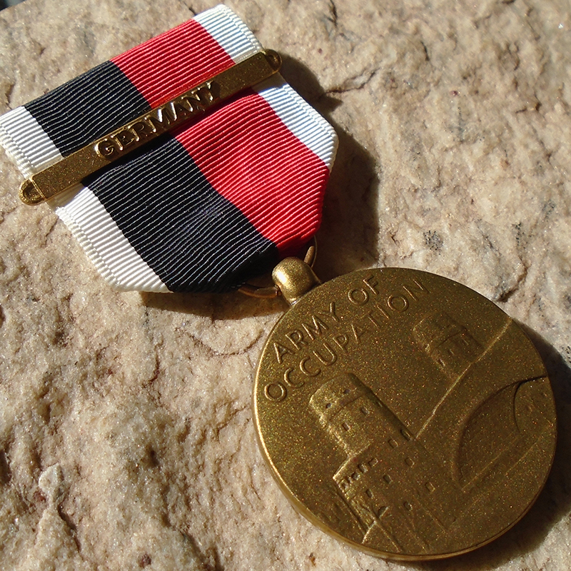 NW5096 – Medalha Americana de Ocupação da 2ª Guerra com Barra “Germany” - Imagem 2