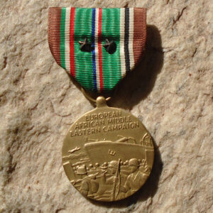 NW5318 – Medalha Americana da Campanha Européia-Africana do Meio Leste 1941-1945 com 2 Estrelas