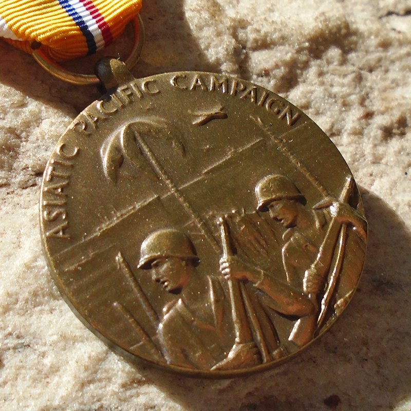 K819 – Medalha Americana da Campanha Asiática no Pacífico da 2ª Guerra com 2 Estrelas (Década de 70) - Imagem 2