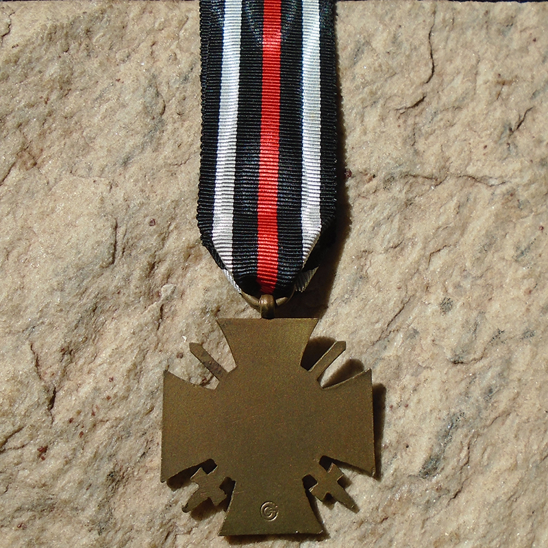 NW5302 - Cruz de Hindenburg com Espadas – GG “Gebrüder Gloerfeld” - Imagem 4